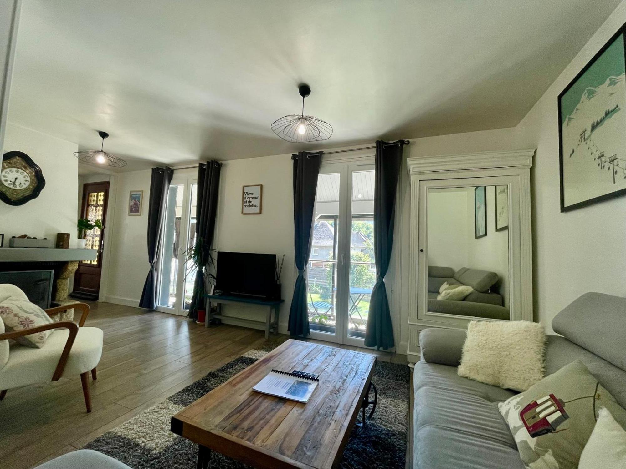 Bel Appartement Dans Residence Cheminee /Jardin 吕兹-圣索沃尔 外观 照片